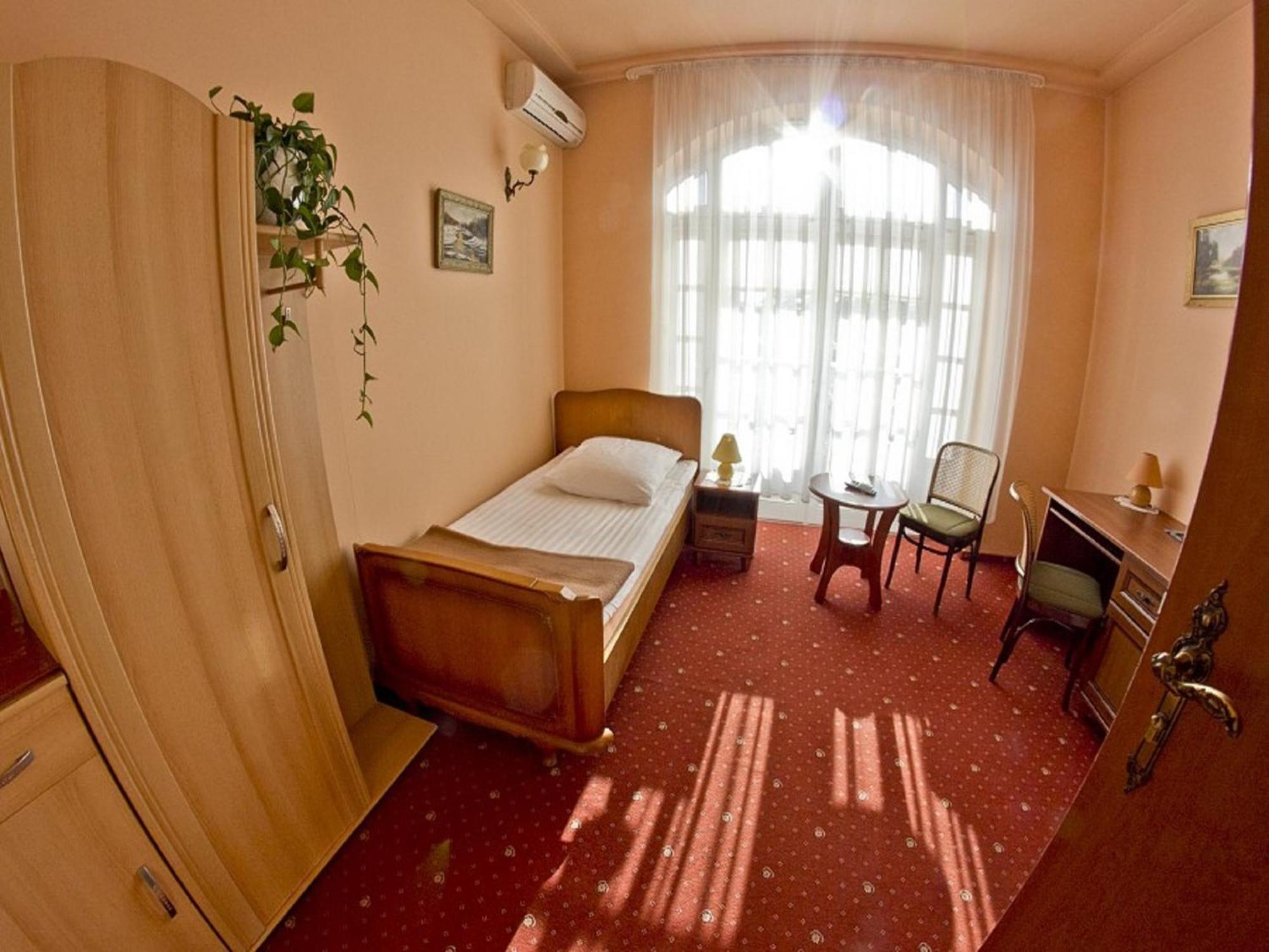 Pensjonat Zacisze Hotel Plewiska Room photo