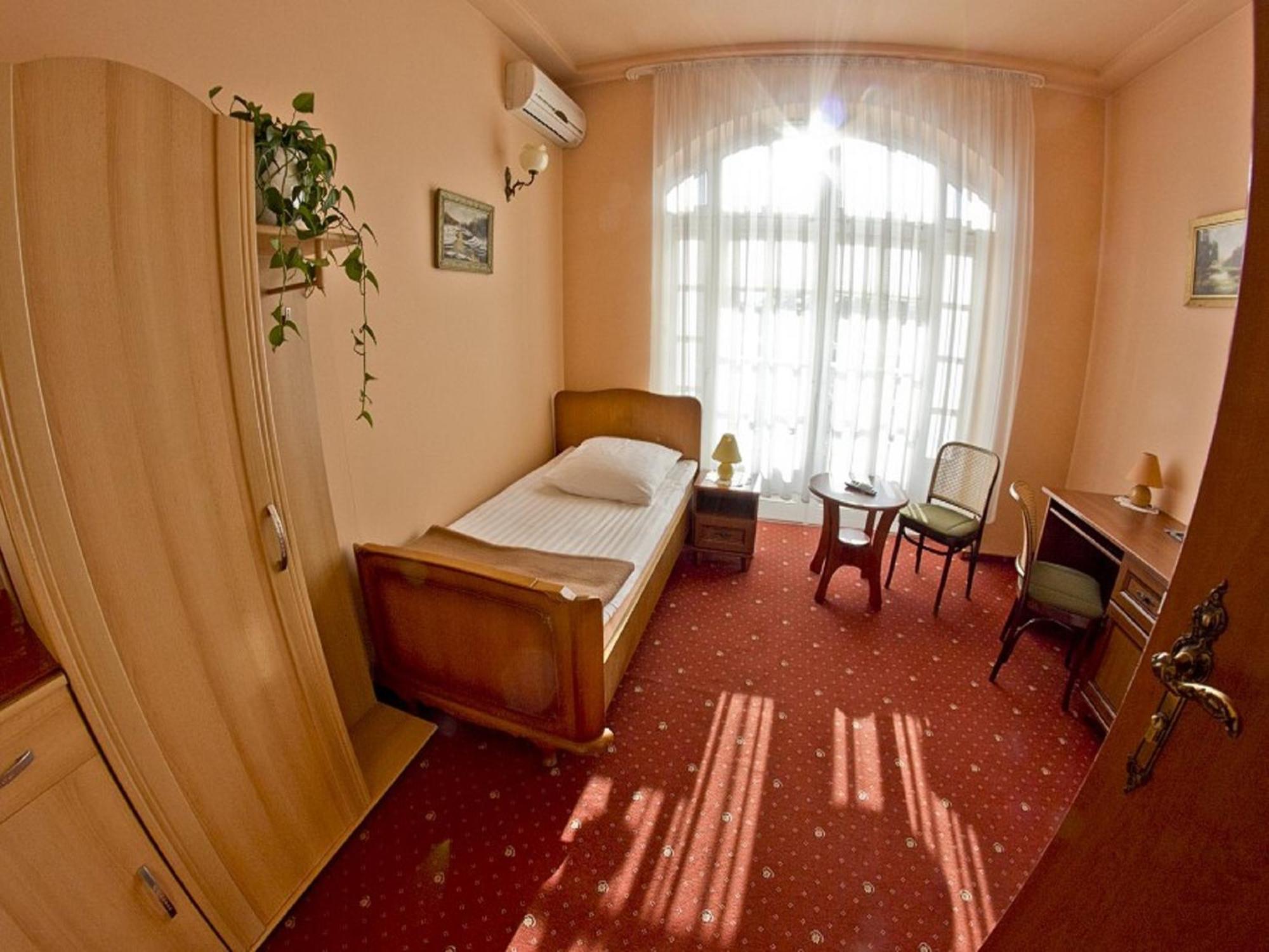 Pensjonat Zacisze Plewiska Room photo