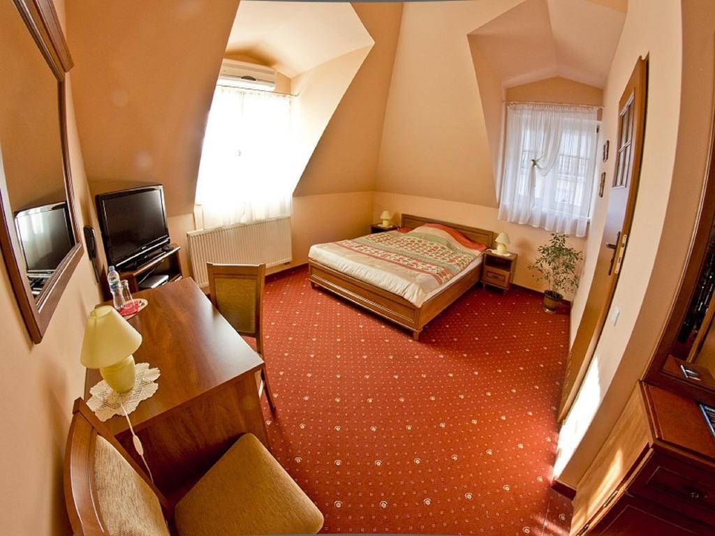 Pensjonat Zacisze Hotel Plewiska Room photo