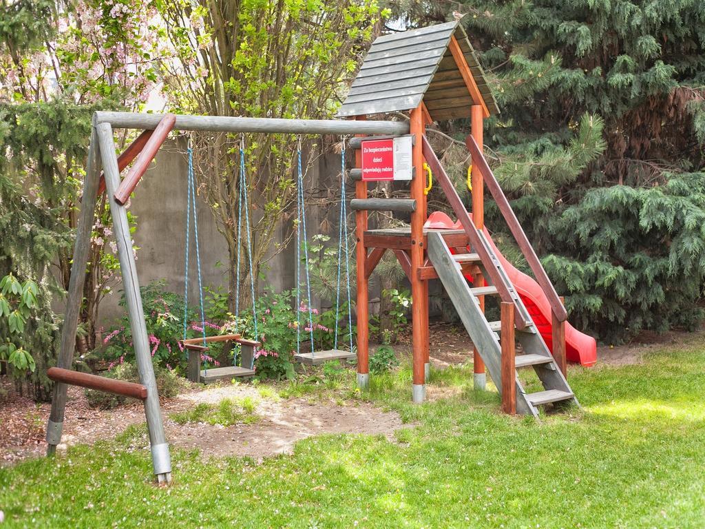 Pensjonat Zacisze Plewiska Exterior photo