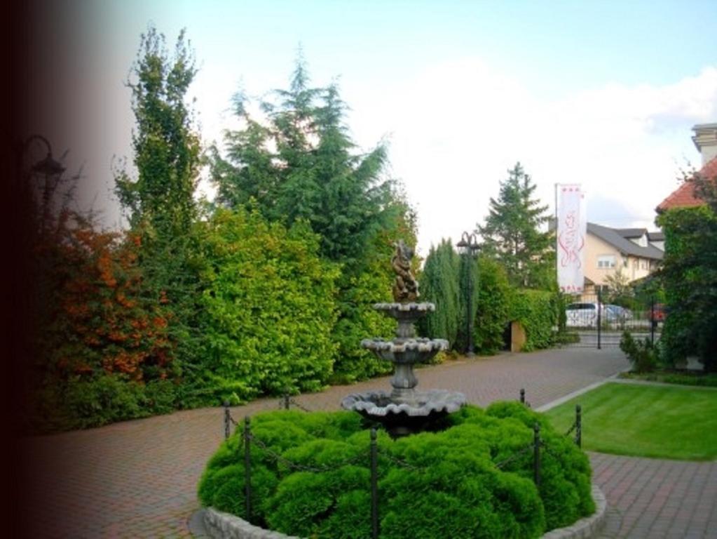 Pensjonat Zacisze Plewiska Exterior photo