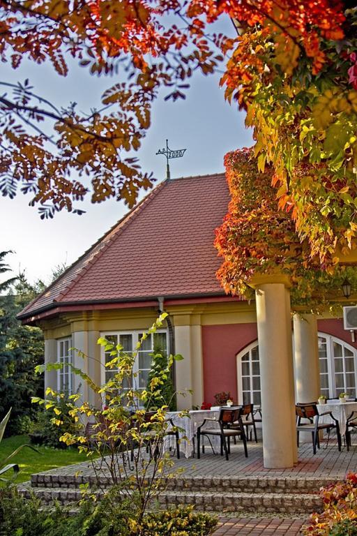 Pensjonat Zacisze Plewiska Exterior photo