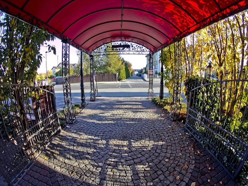 Pensjonat Zacisze Plewiska Exterior photo